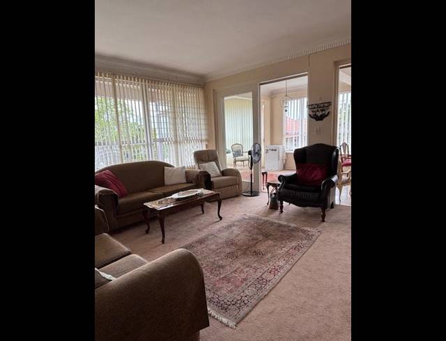 3 BEDROOM APARTMENT FOR SALE IN GLENWOOD